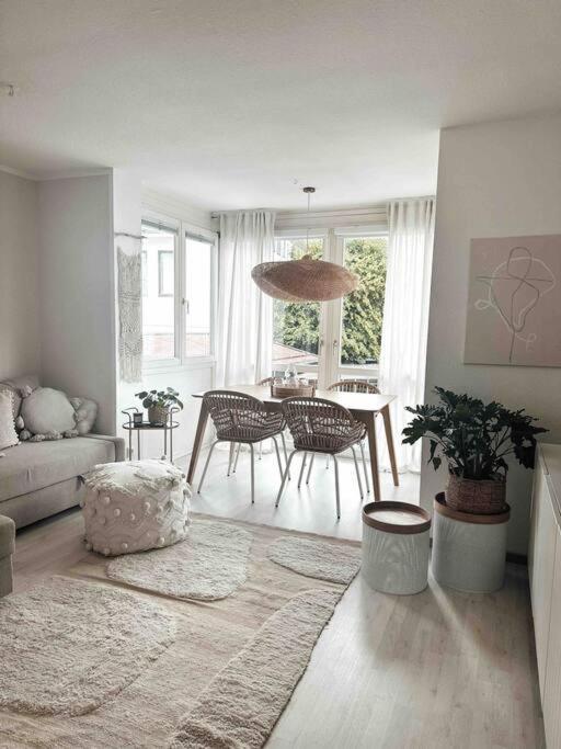 Zentrale Wohnung + Dachterrasse ซอนโทเฟิน ภายนอก รูปภาพ